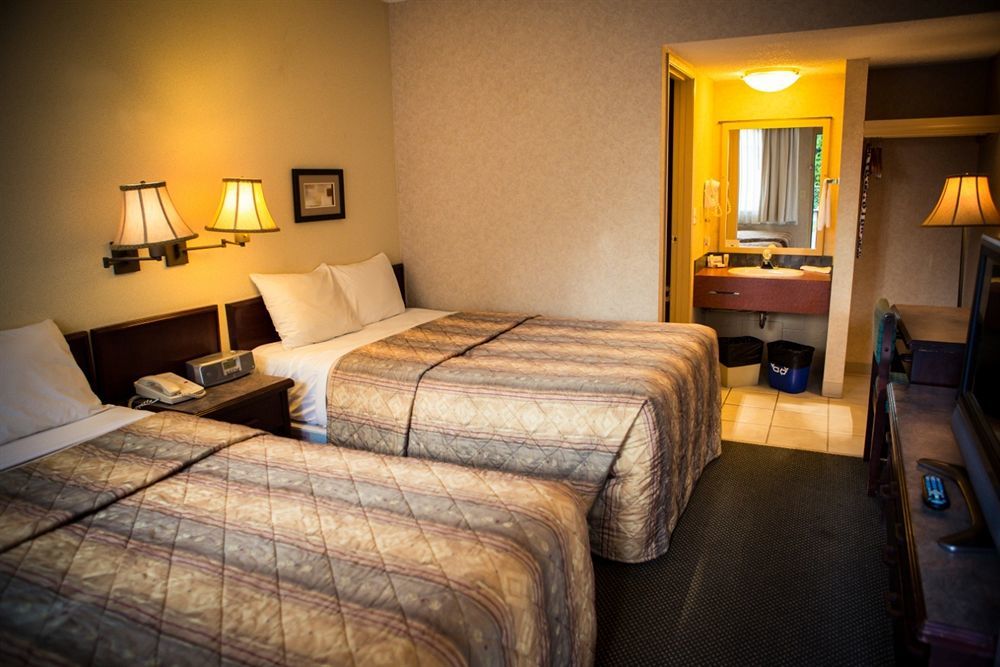 Langley Hwy Hotel Eksteriør bilde