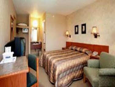 Langley Hwy Hotel Eksteriør bilde