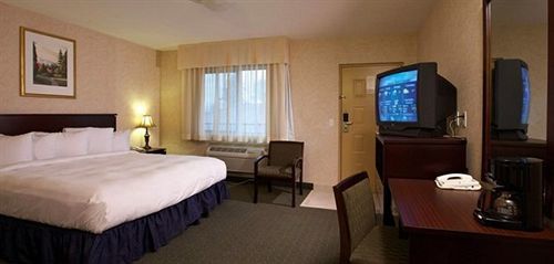 Langley Hwy Hotel Eksteriør bilde